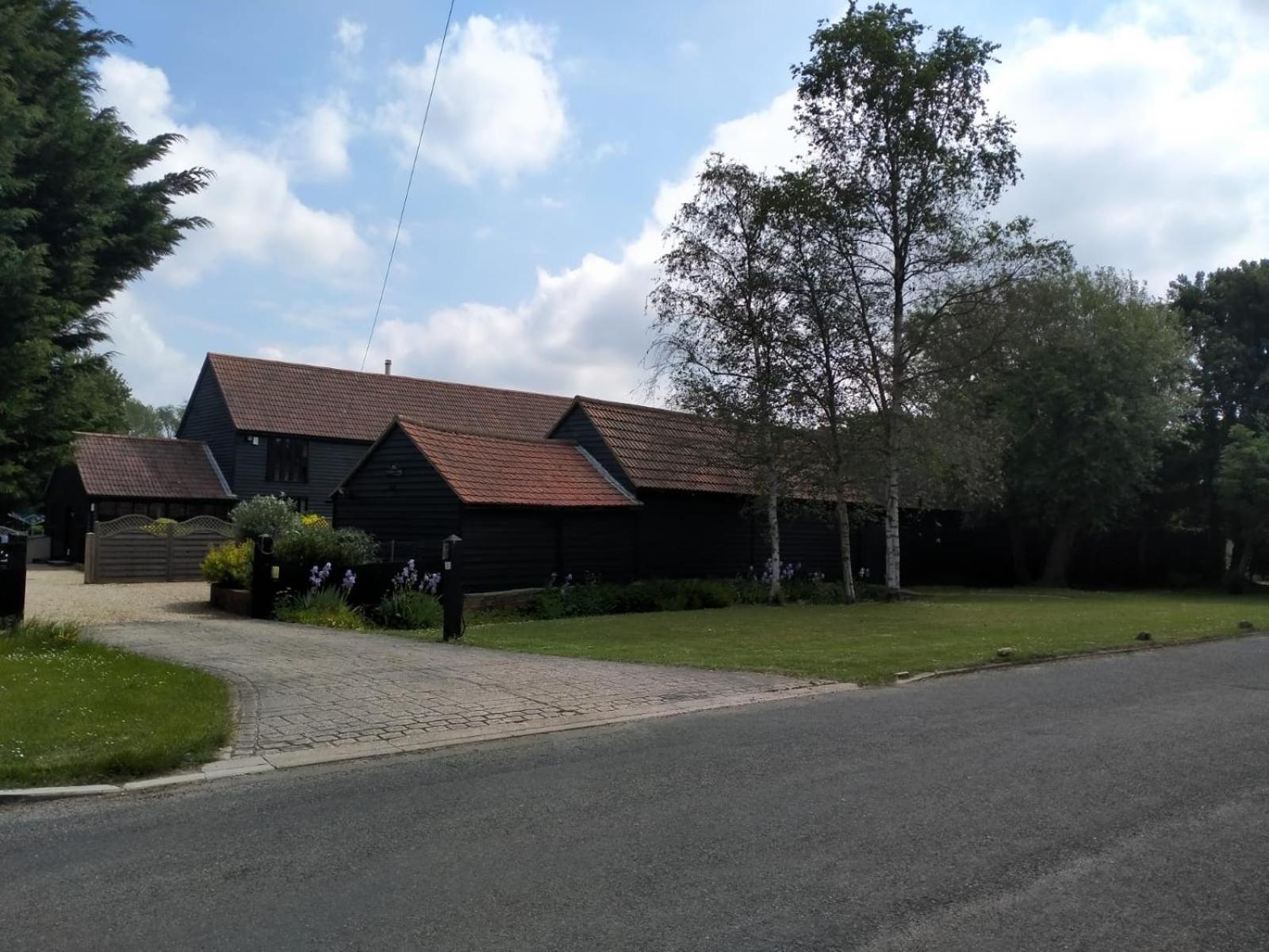 Warmans Barn Inn *
